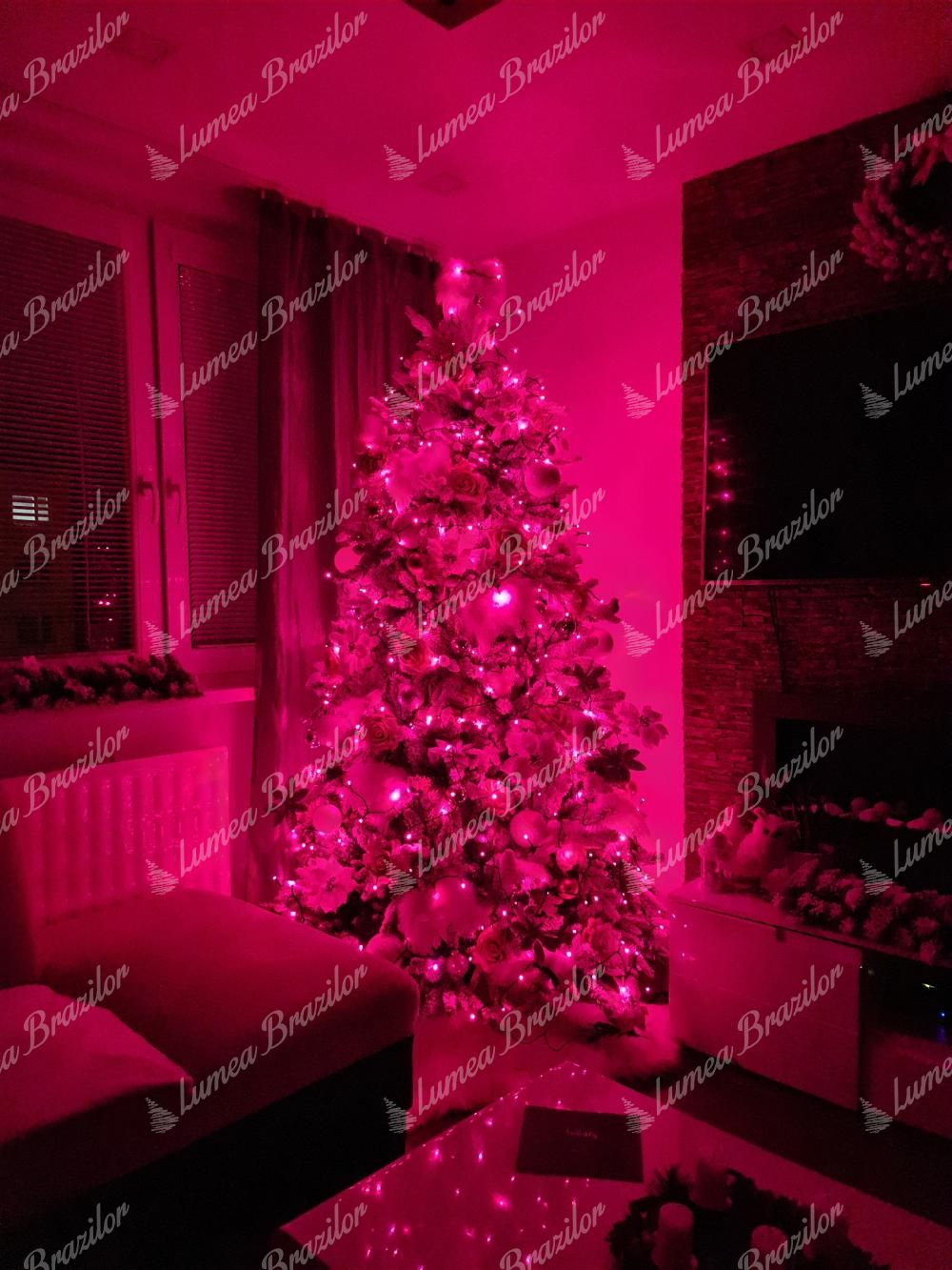 Luminițe LED colorate Twinkly pentru pomul de Crăciun