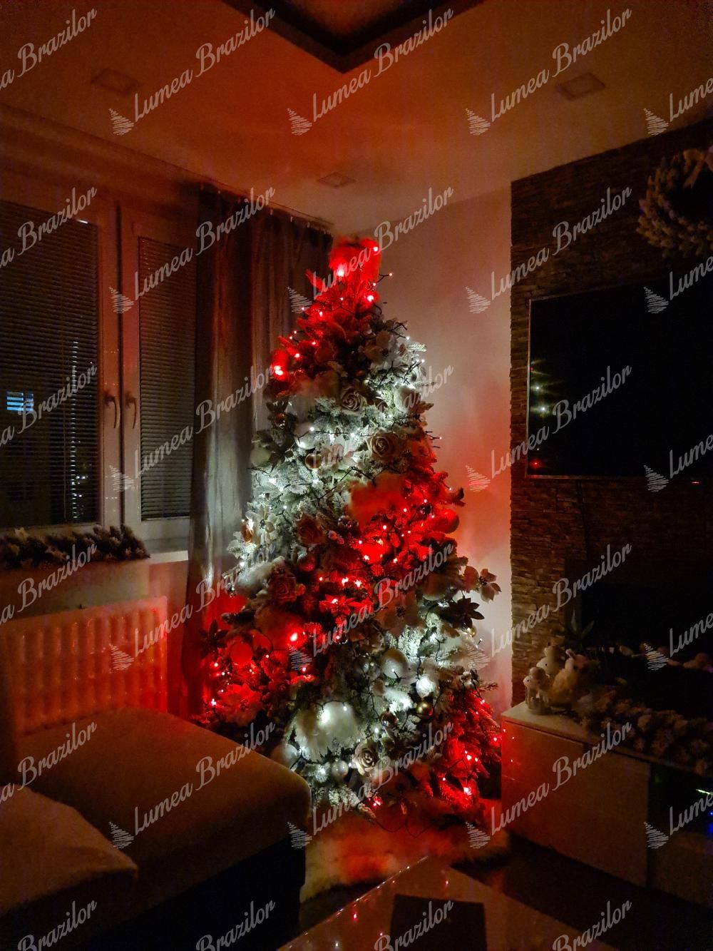 Luminițe LED colorate Twinkly pentru pomul de Crăciun