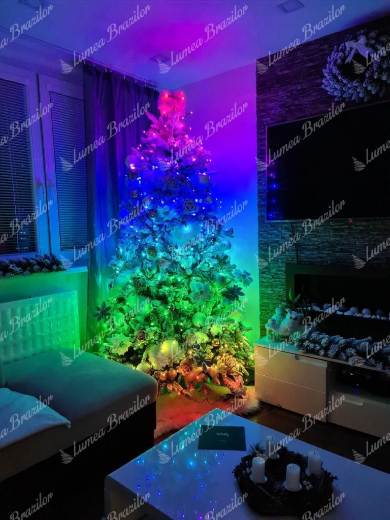 Luminițe LED colorate Twinkly pentru pomul de Crăciun