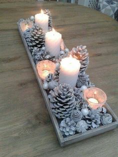Coroană de advent într o cutie de lemn