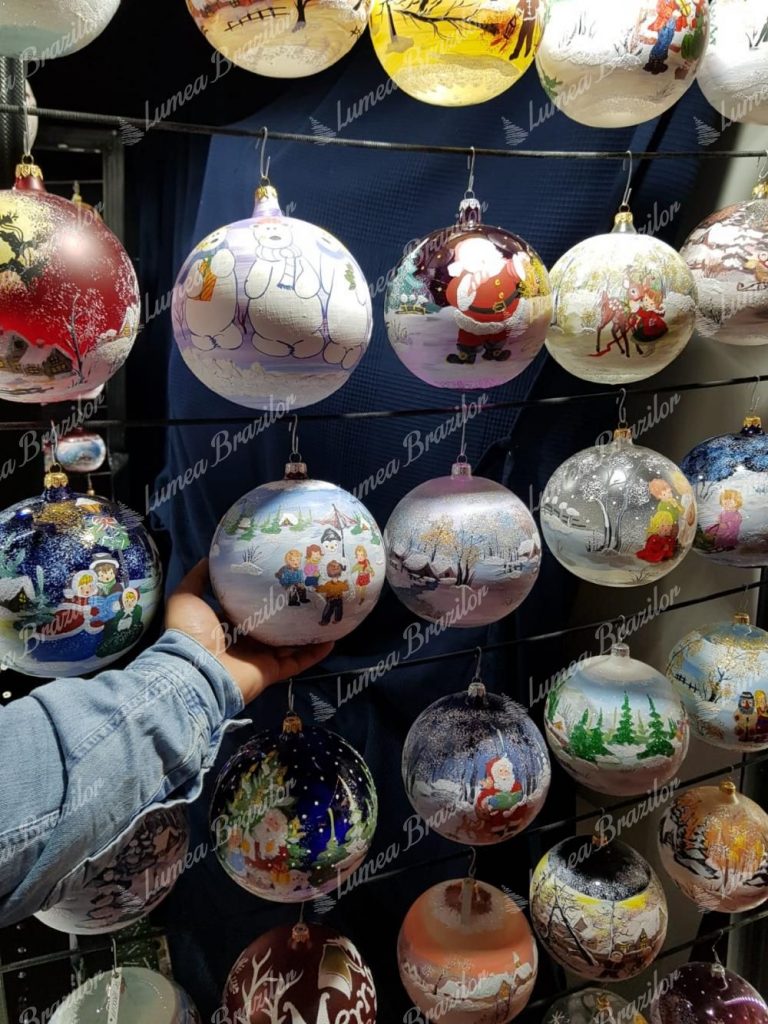 Decorațiuni de crăciun pe Copac