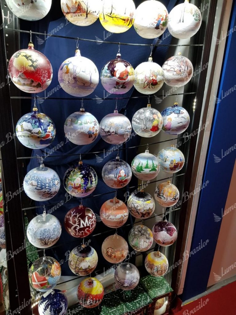 Decorațiuni de crăciun pe Copac