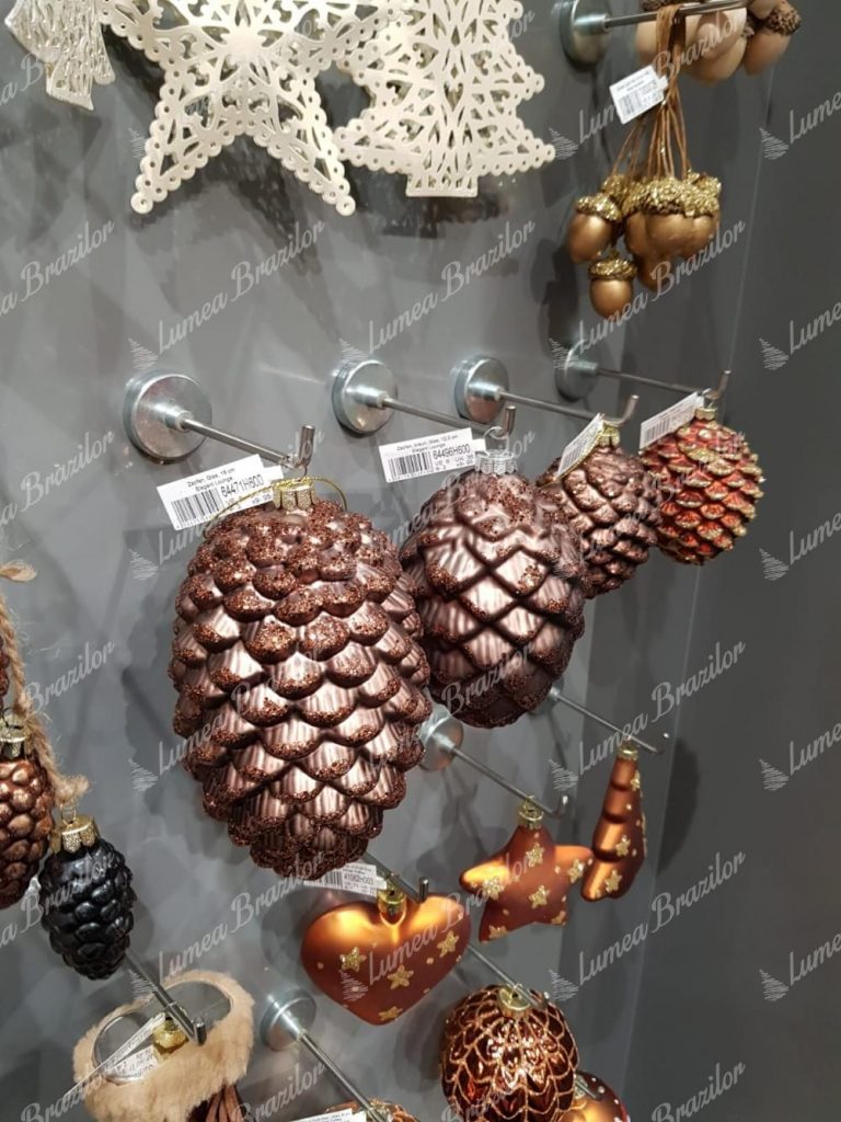 Decorațiuni de crăciun pe Copac