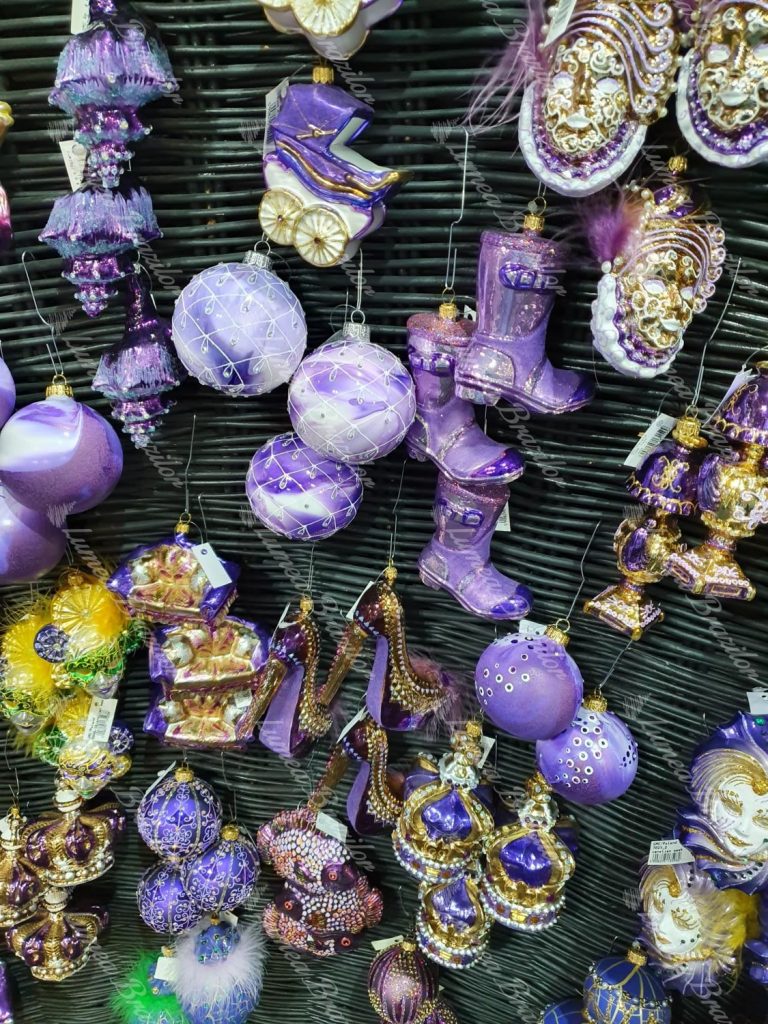 Decorațiuni de crăciun pe Copac