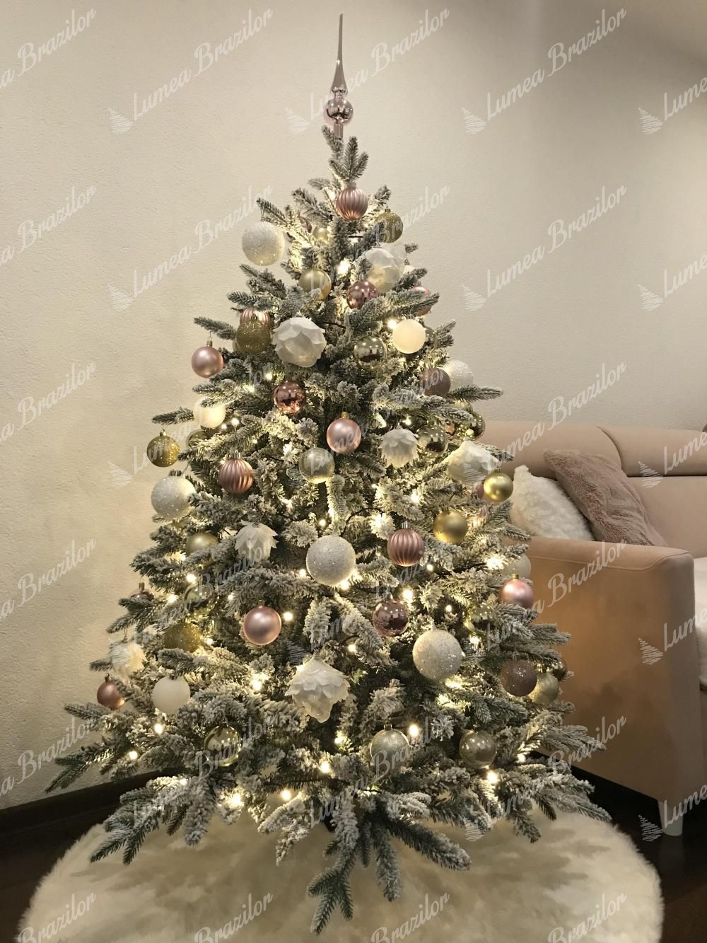 brad impodobit alb cu roz - Pom de Crăciun artificial 3D Molid Royal 150cm