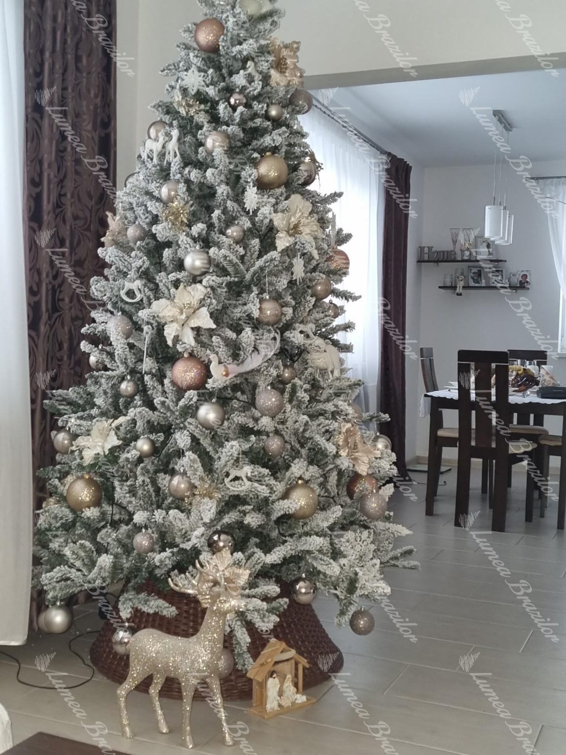 brad alb cu roz - Pom de Crăciun artificiaPom de Crăciun artificial Molid Nordic 210cm