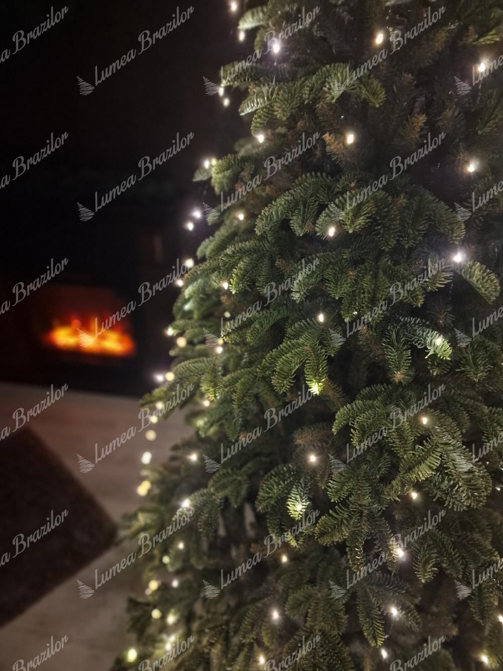 Instalație brad în culoare alb cald